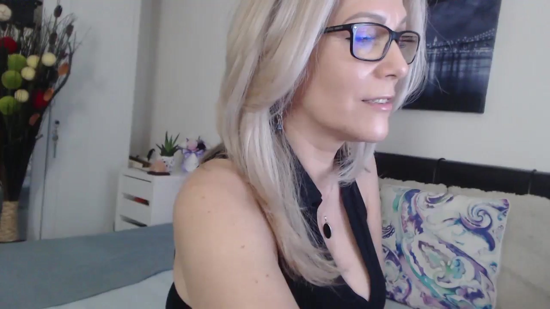 Gallery image thumbnail from Reeya71's myfreecams stream on, 06/06/2025, 04:50 image 12 of 20