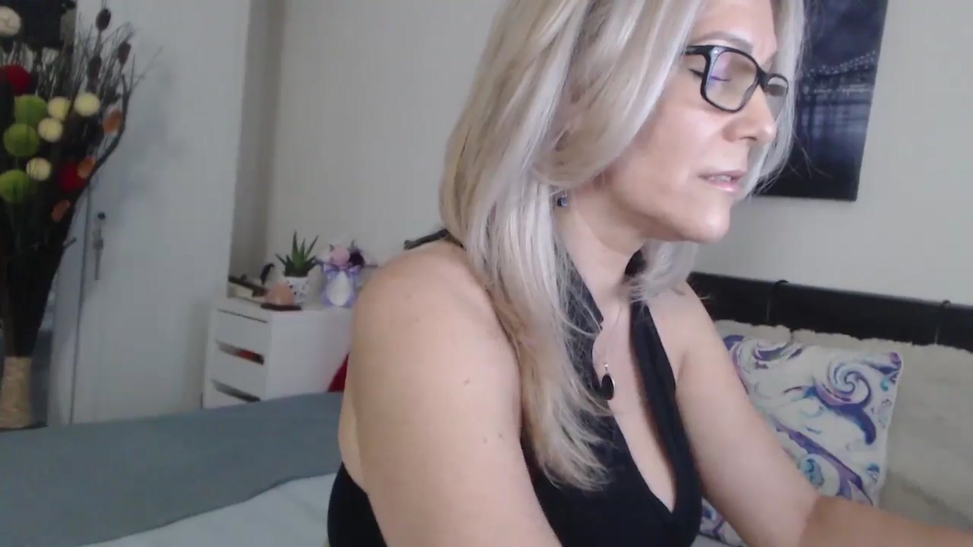 Gallery image thumbnail from Reeya71's myfreecams stream on, 06/06/2025, 04:50 image 7 of 20
