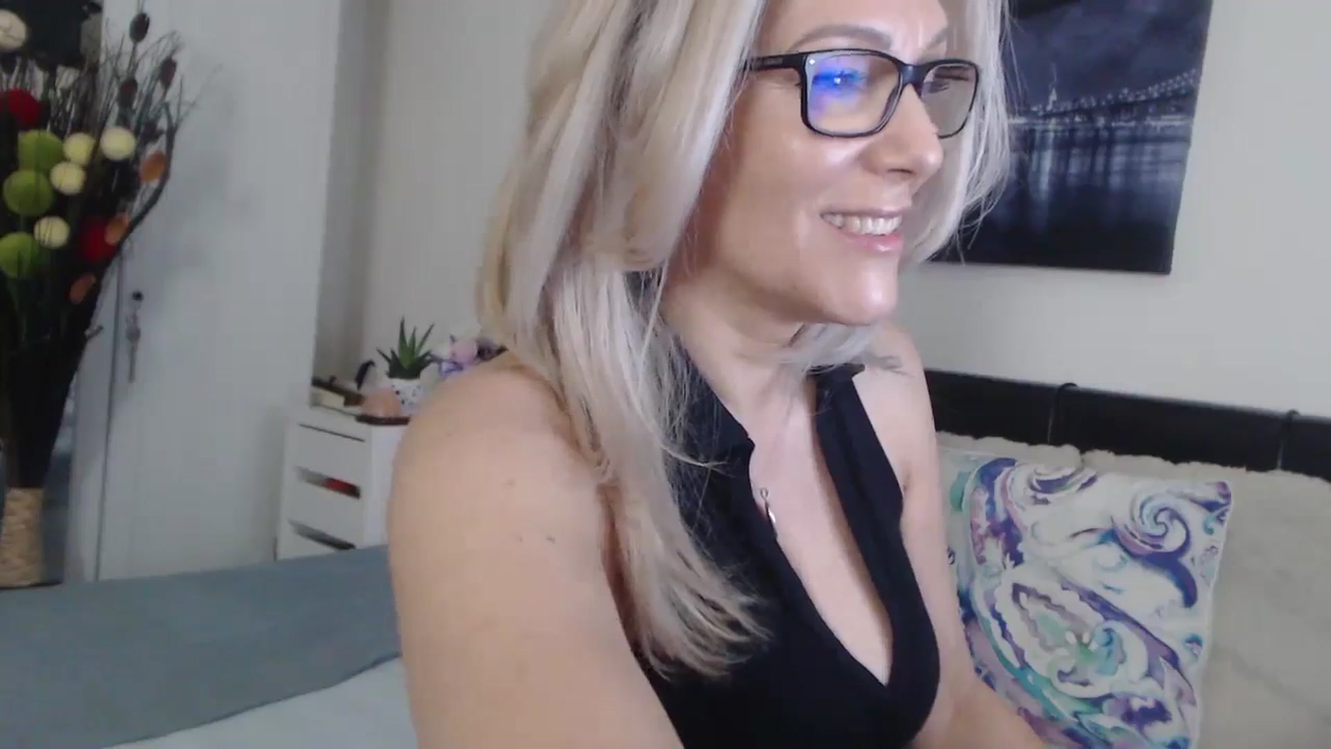 Gallery image thumbnail from Reeya71's myfreecams stream on, 06/06/2025, 04:50 image 3 of 20