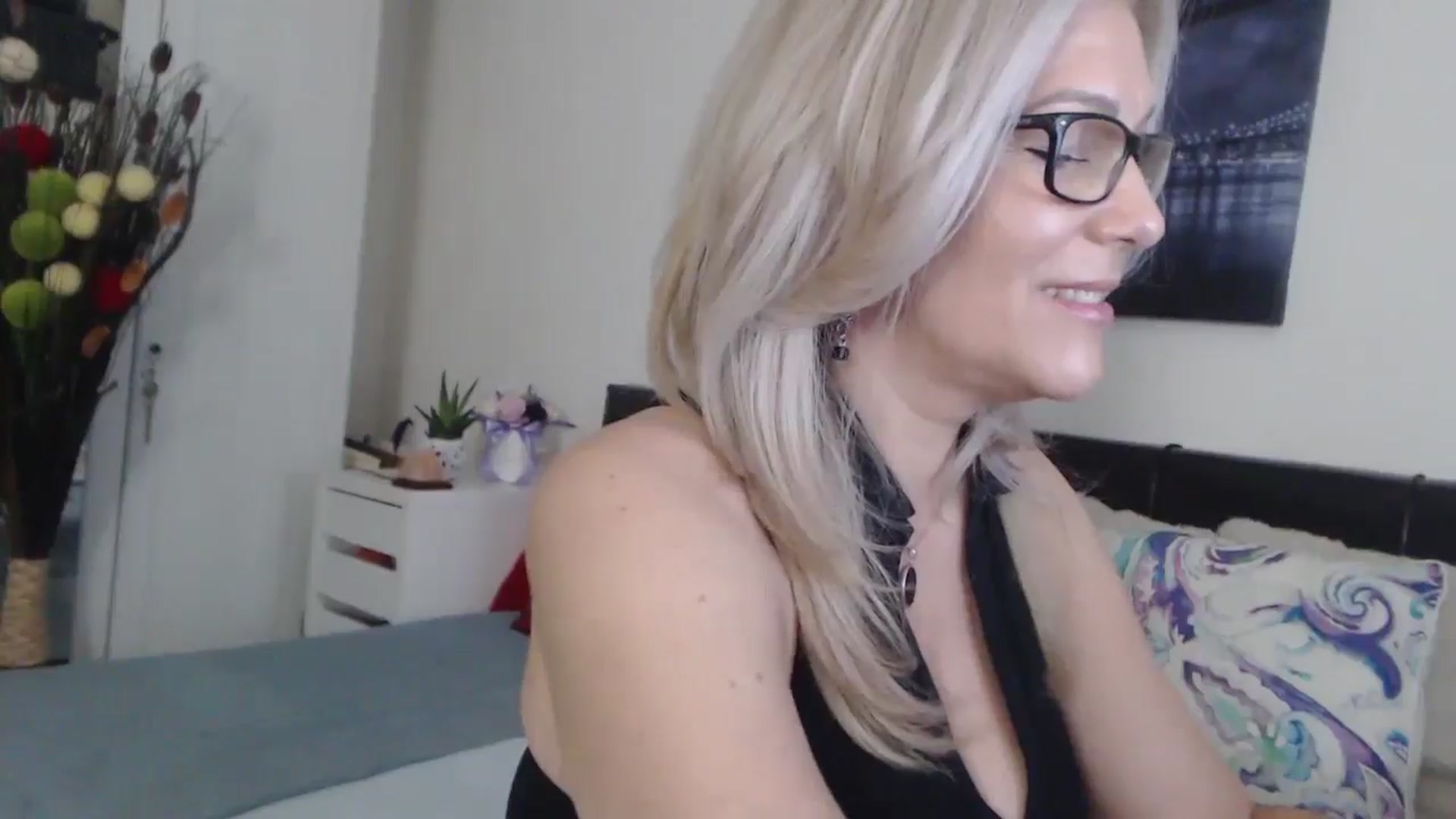 Gallery image thumbnail from Reeya71's myfreecams stream on, 06/06/2025, 06:25 image 7 of 20