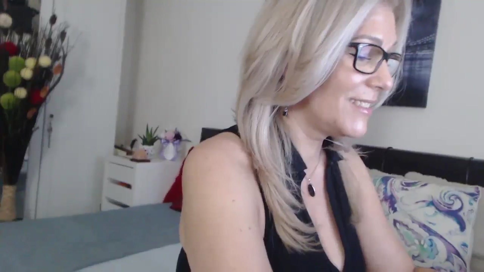 Gallery image thumbnail from Reeya71's myfreecams stream on, 06/06/2025, 06:25 image 3 of 20