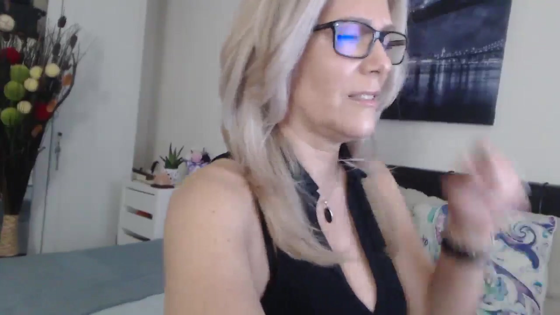 Gallery image thumbnail from Reeya71's myfreecams stream on, 06/06/2025, 06:25 image 4 of 20