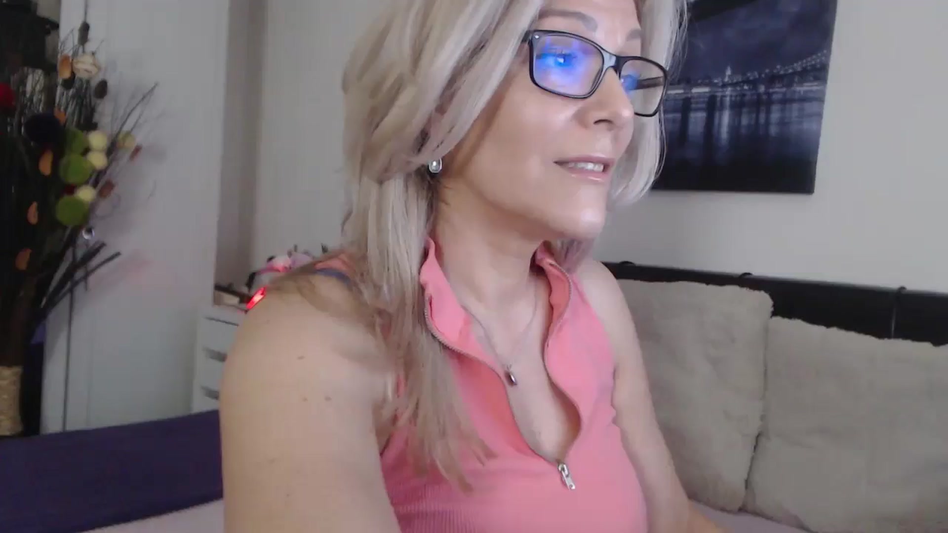 Gallery image thumbnail from Reeya71's myfreecams stream on, 06/07/2025, 07:04 image 5 of 20