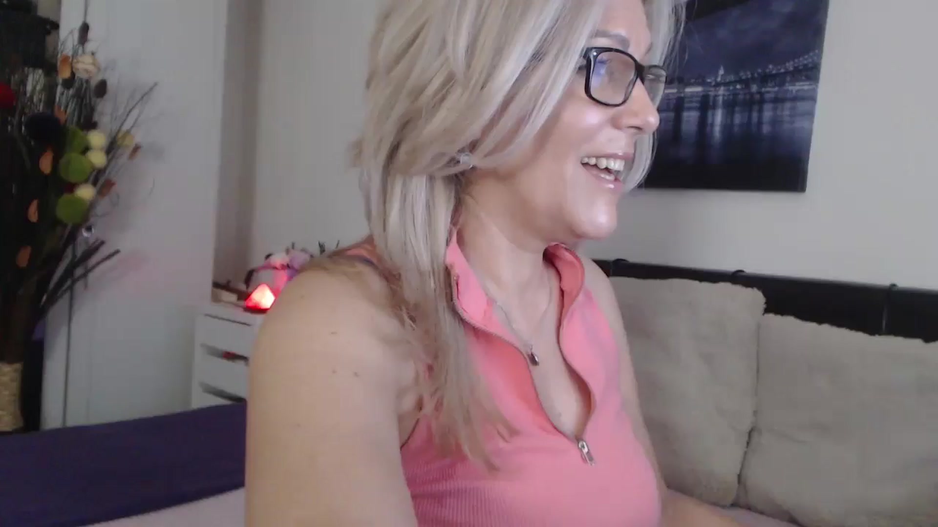 Gallery image thumbnail from Reeya71's myfreecams stream on, 06/07/2025, 07:04 image 4 of 20