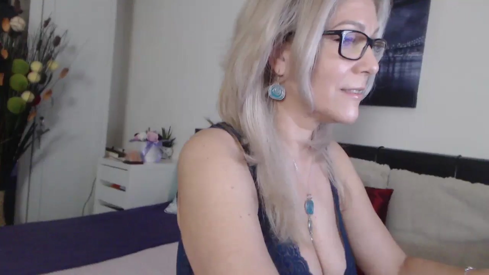 Gallery image thumbnail from Reeya71's myfreecams stream on, 06/09/2025, 01:41 image 11 of 20