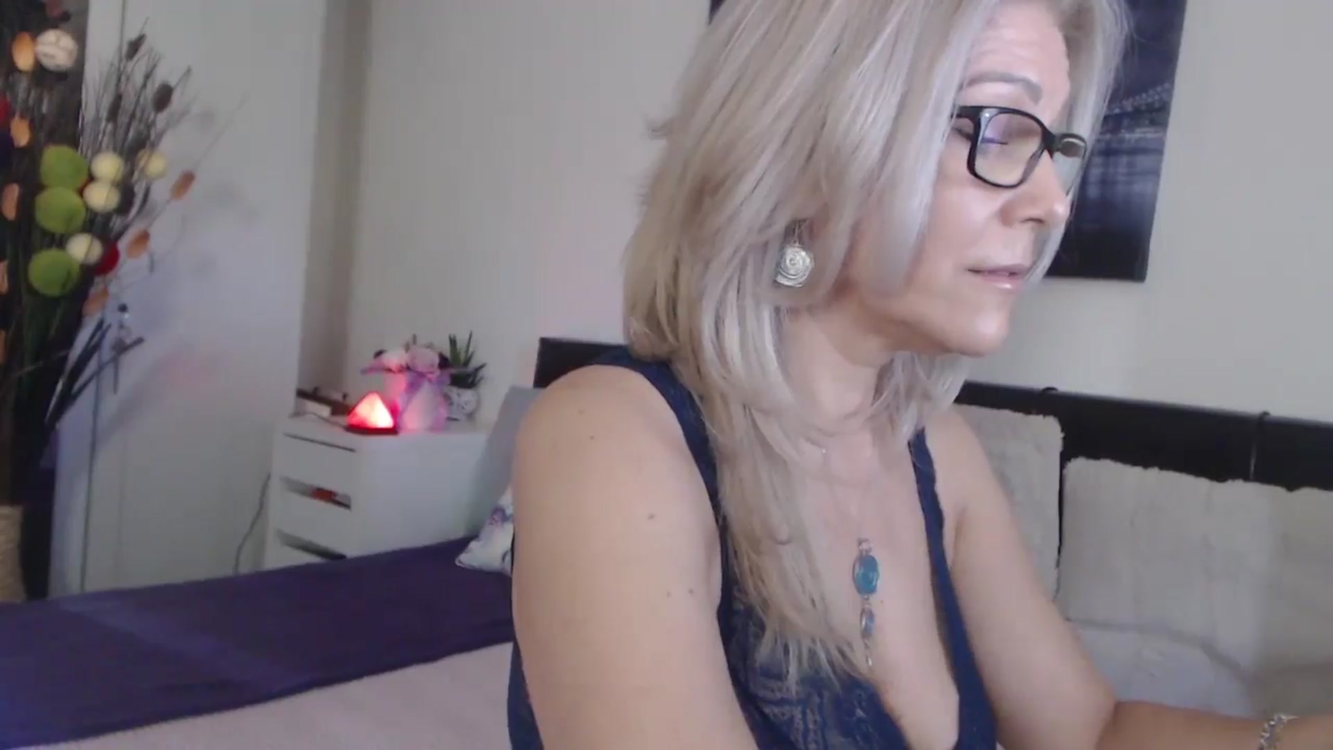 Gallery image thumbnail from Reeya71's myfreecams stream on, 06/09/2025, 03:59 image 2 of 20