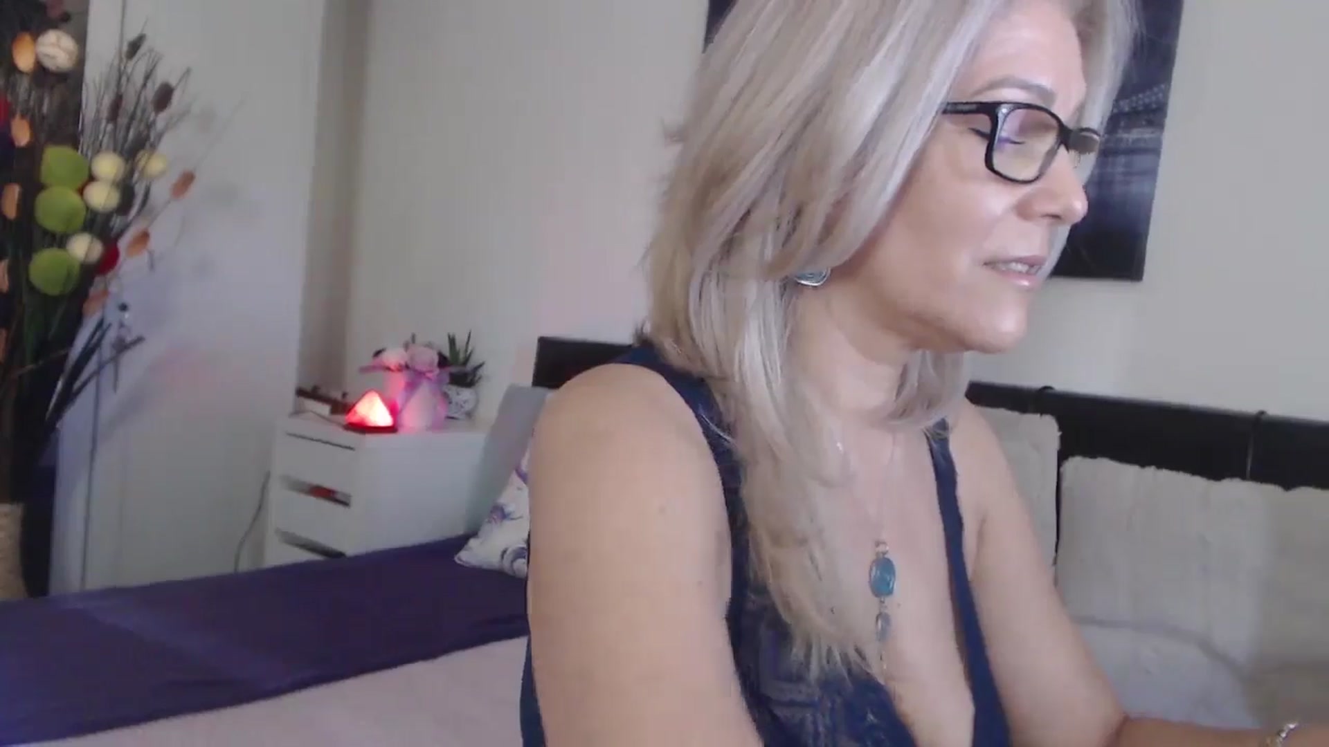 Gallery image thumbnail from Reeya71's myfreecams stream on, 06/09/2025, 03:59 image 6 of 20