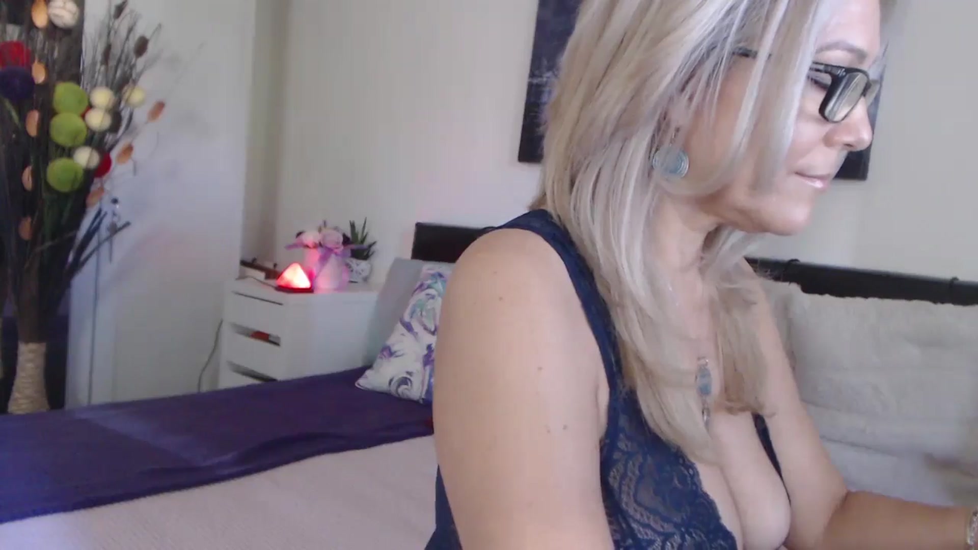 Gallery image thumbnail from Reeya71's myfreecams stream on, 06/09/2025, 04:56 image 5 of 20