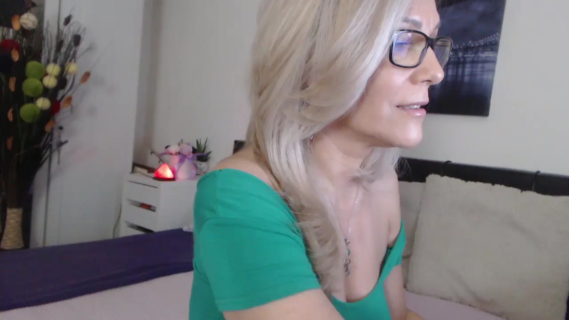 Gallery image thumbnail from Reeya71's myfreecams stream on, 06/12/2025, 06:06 image 10 of 20