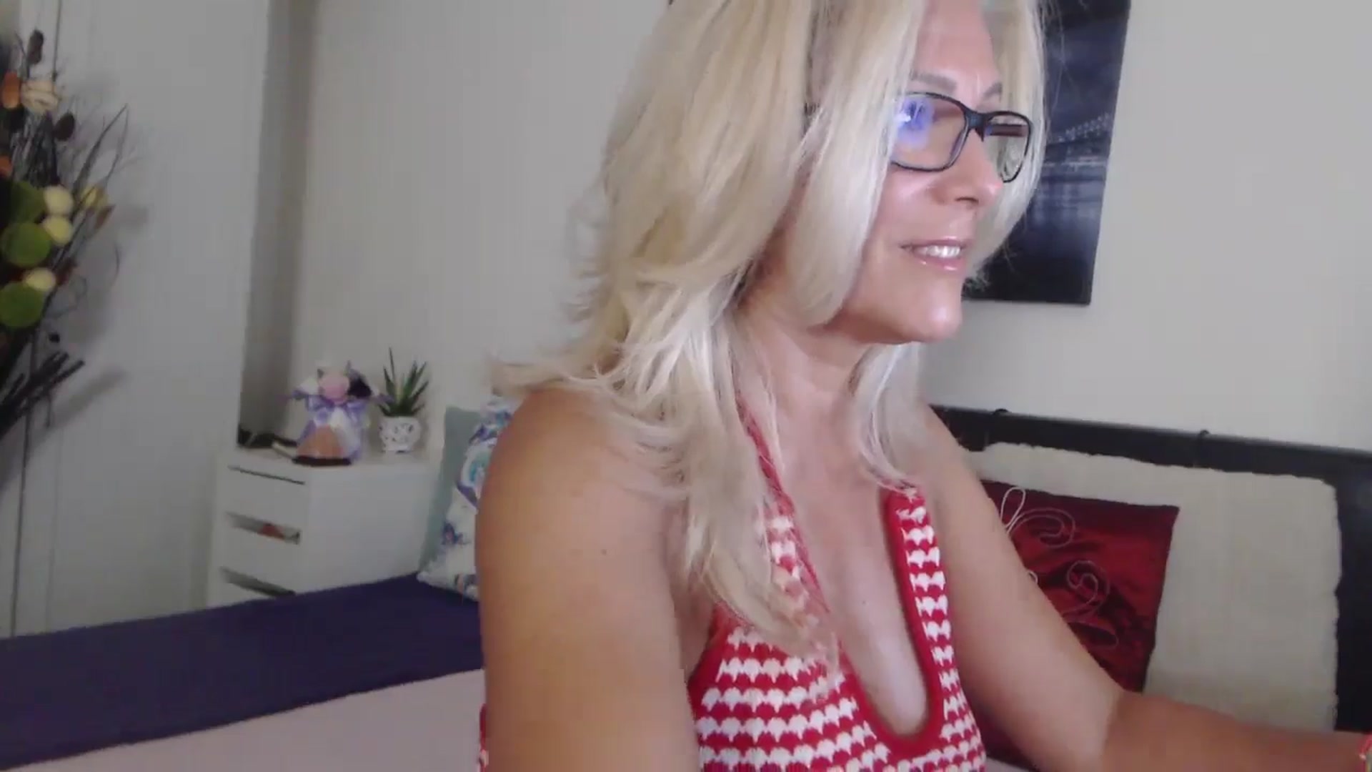 Gallery image thumbnail from Reeya71's myfreecams stream on, 07/23/2025, 24:05 image 10 of 20