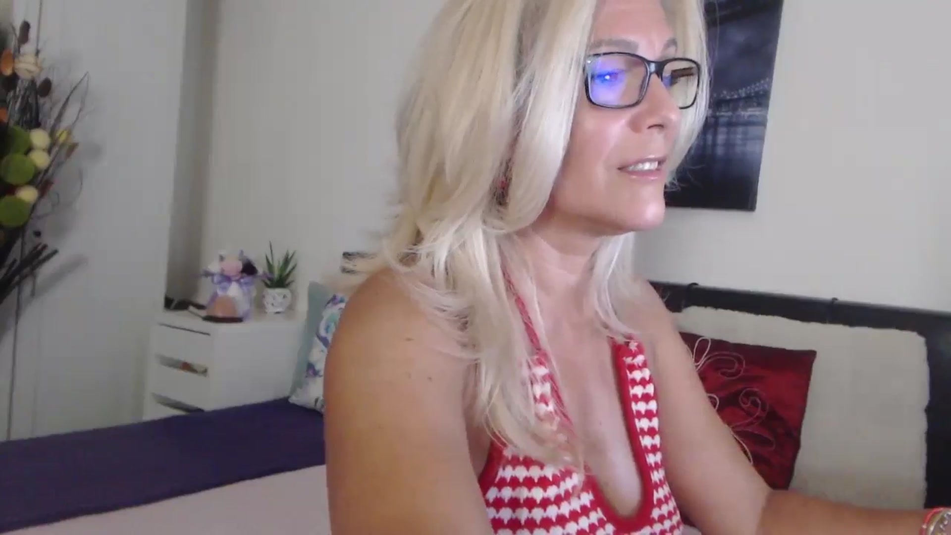 Gallery image thumbnail from Reeya71's myfreecams stream on, 07/23/2025, 24:05 image 16 of 20