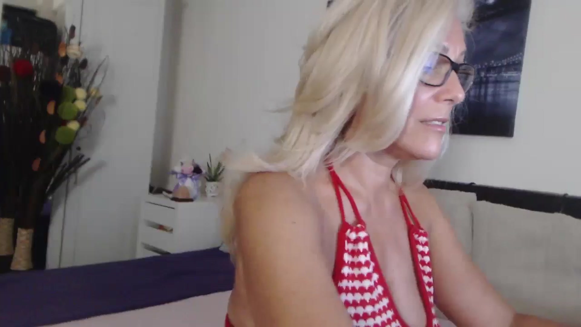 Gallery image thumbnail from Reeya71's myfreecams stream on, 07/23/2025, 01:35 image 17 of 20