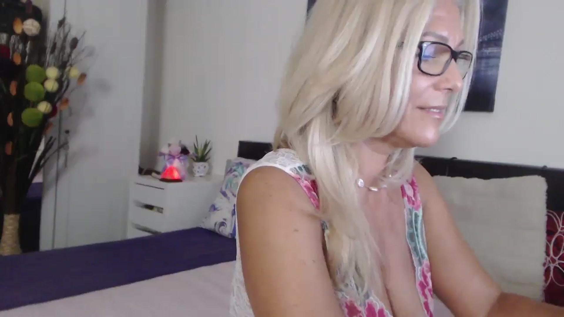 Gallery image thumbnail from Reeya71's myfreecams stream on, 07/30/2025, 02:51 image 11 of 20