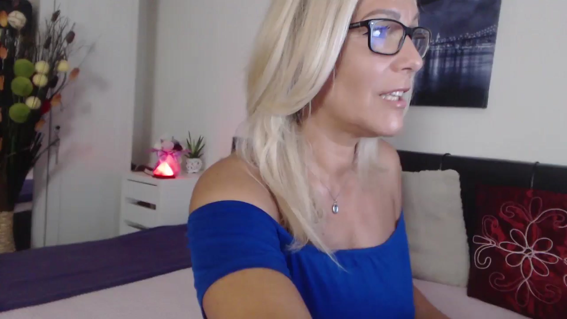 Gallery image thumbnail from Reeya71's myfreecams stream on, 08/01/2025, 24:10 image 11 of 20