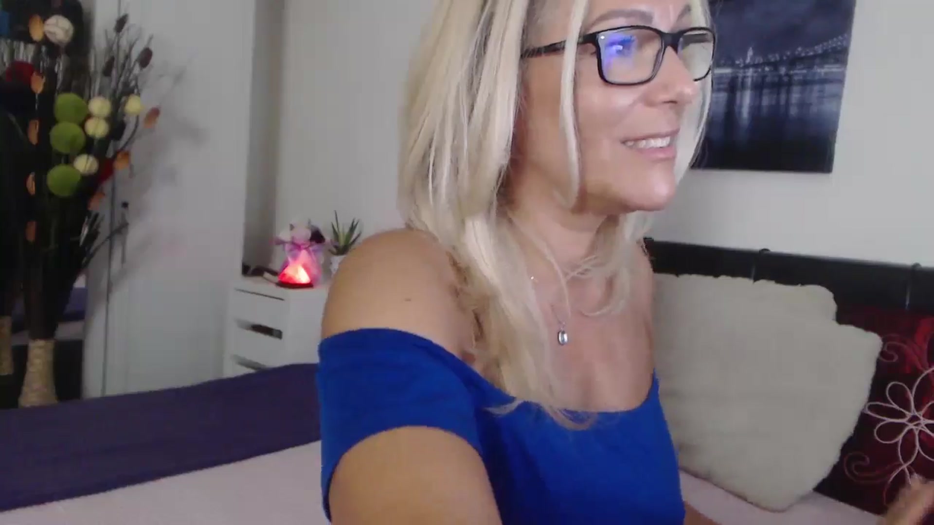 Gallery image thumbnail from Reeya71's myfreecams stream on, 08/01/2025, 02:27 image 8 of 20