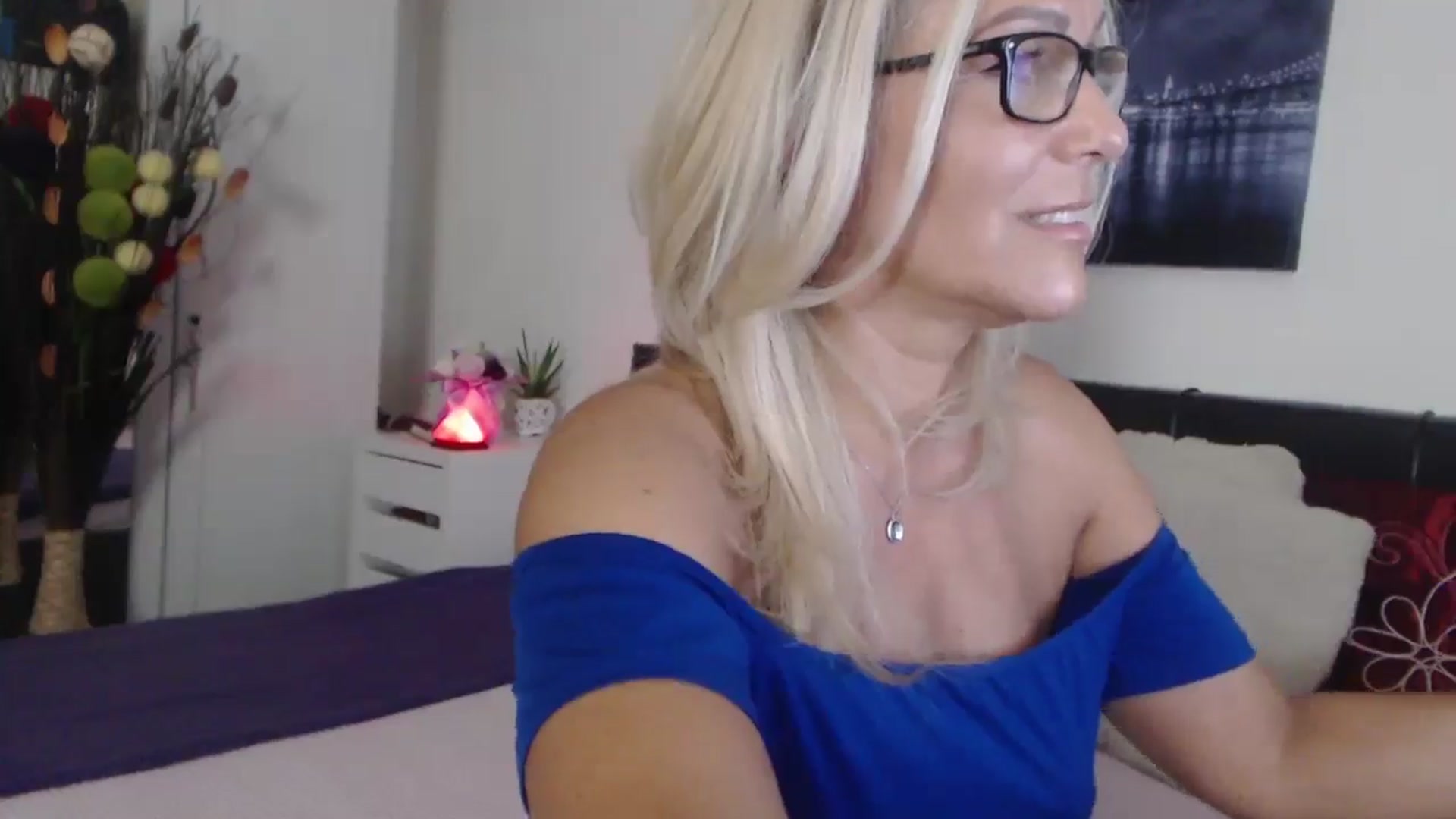 Gallery image thumbnail from Reeya71's myfreecams stream on, 08/01/2025, 02:27 image 7 of 20