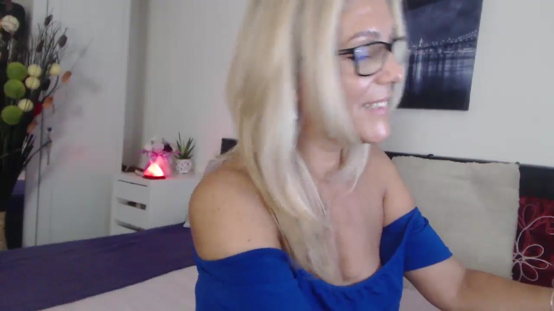 Gallery image thumbnail from Reeya71's myfreecams stream on, 08/01/2025, 06:43 image 2 of 20