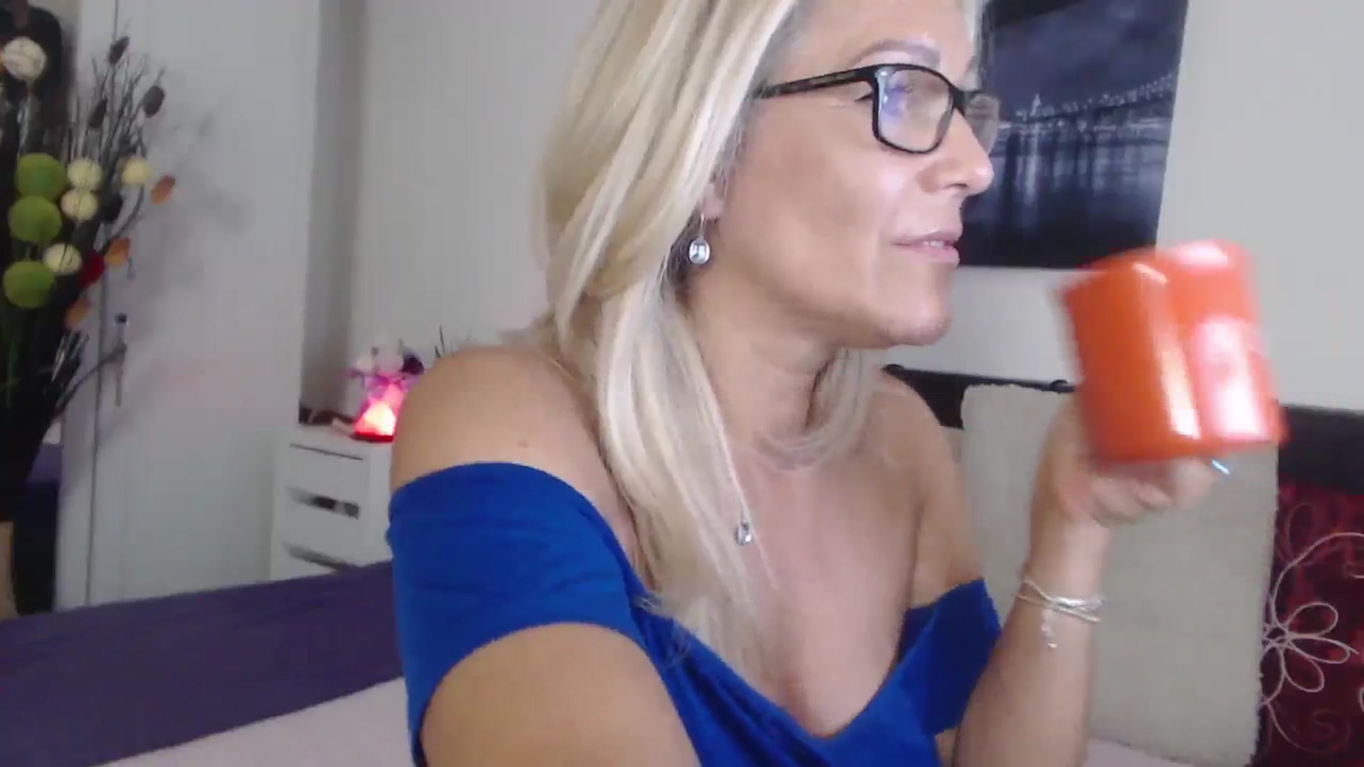 Gallery image thumbnail from Reeya71's myfreecams stream on, 08/01/2025, 06:43 image 3 of 20