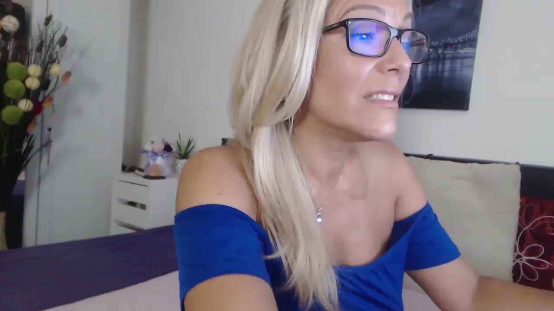 Gallery image thumbnail from Reeya71's myfreecams stream on, 08/01/2025, 06:43 image 18 of 20