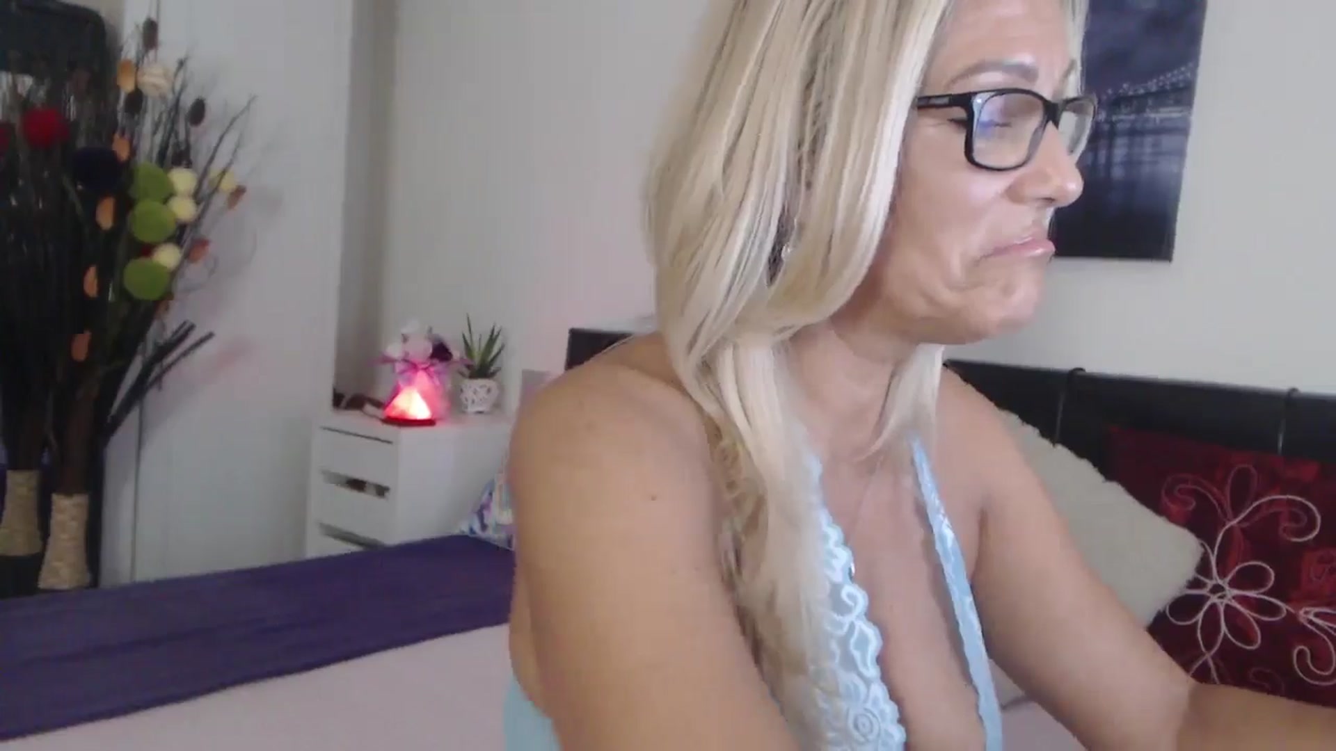 Gallery image thumbnail from Reeya71's myfreecams stream on, 08/02/2025, 06:25 image 2 of 20