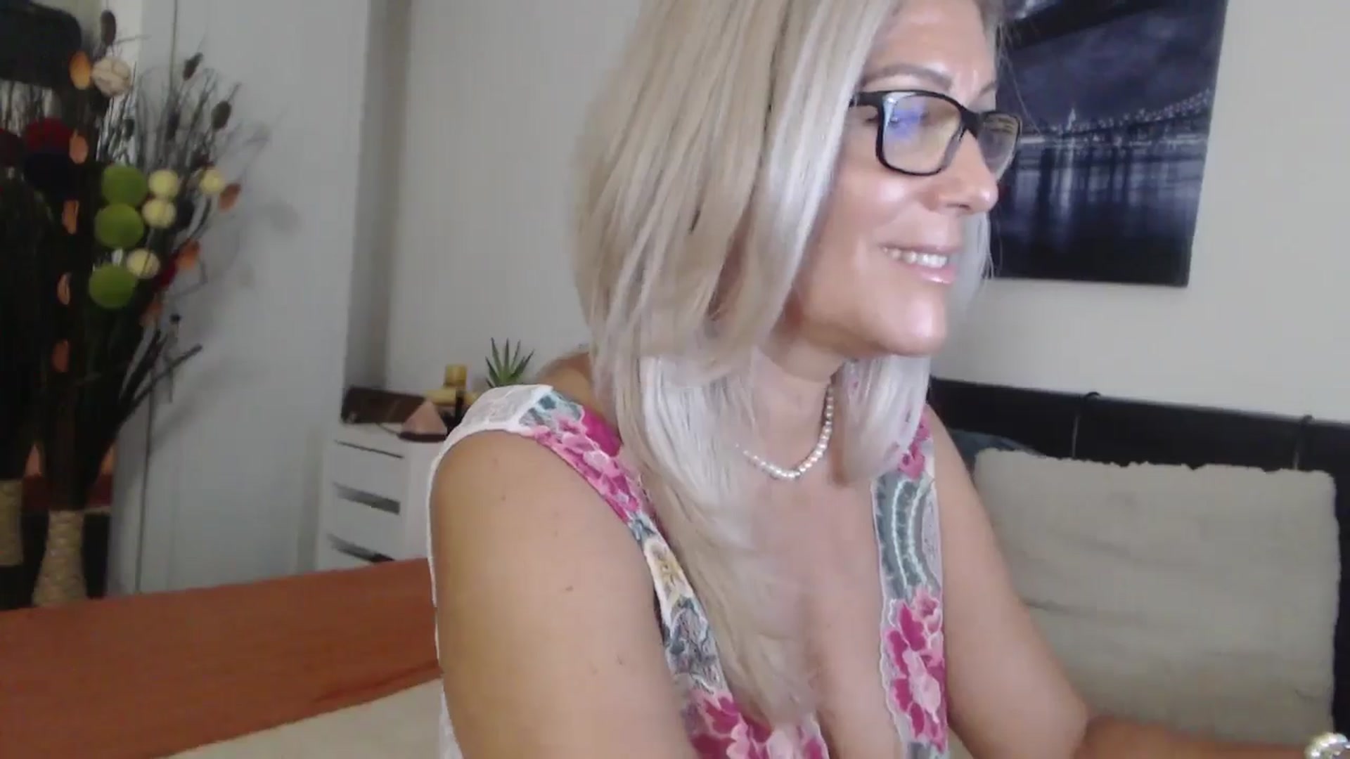 Gallery image thumbnail from Reeya71's myfreecams stream on, 08/09/2025, 01:37 image 17 of 20