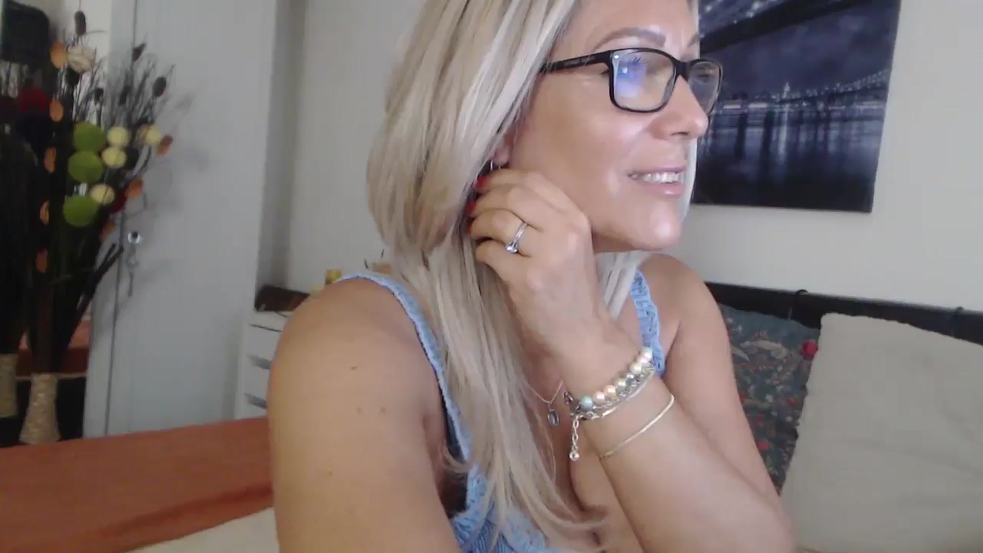 Gallery image thumbnail from Reeya71's myfreecams stream on, 08/13/2025, 05:26 image 3 of 20