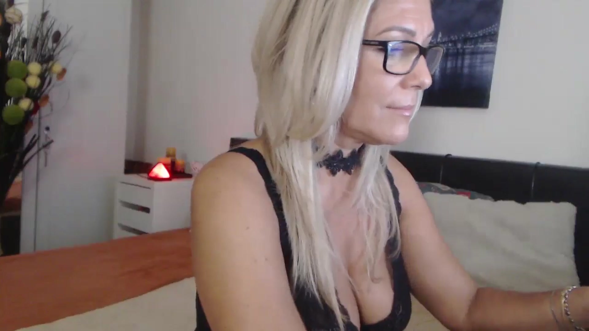 Gallery image thumbnail from Reeya71's myfreecams stream on, 08/30/2025, 07:15 image 13 of 20