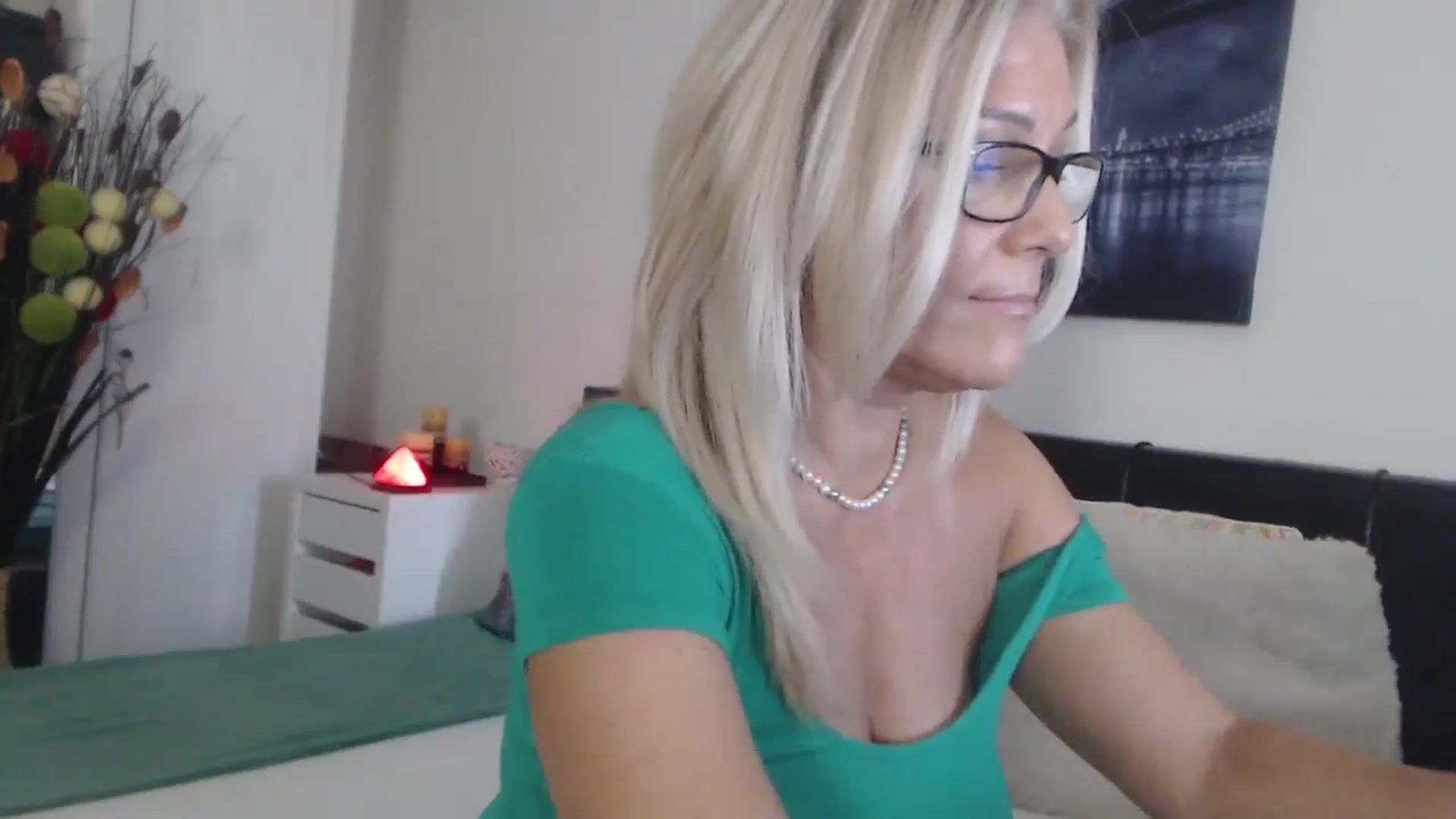 Gallery image thumbnail from Reeya71's myfreecams stream on, 09/04/2025, 06:23 image 14 of 20