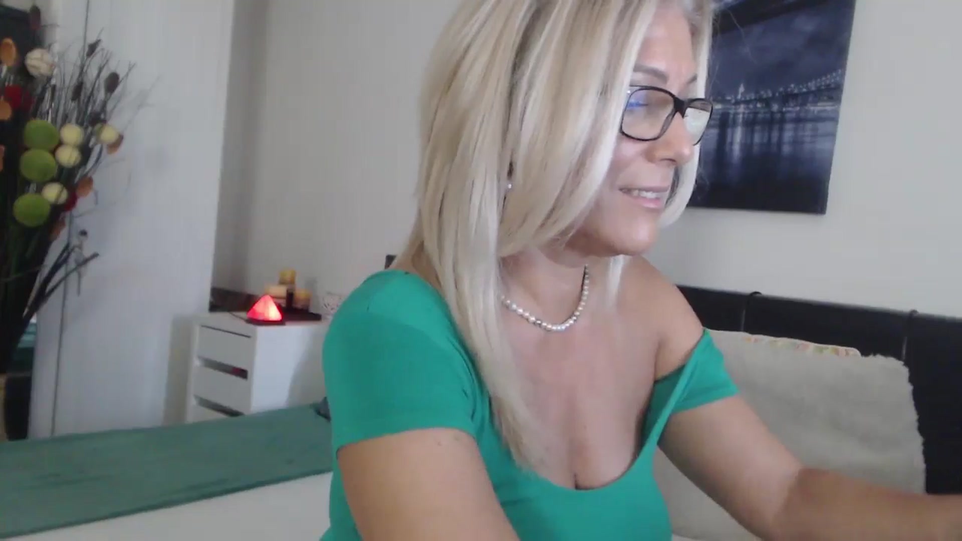 Gallery image thumbnail from Reeya71's myfreecams stream on, 09/04/2025, 06:23 image 15 of 20