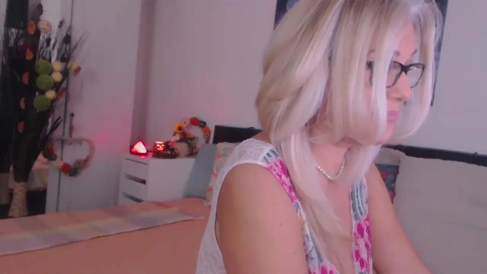 Gallery image thumbnail from Reeya71's myfreecams stream on, 11/04/2025, 01:42 image 13 of 20