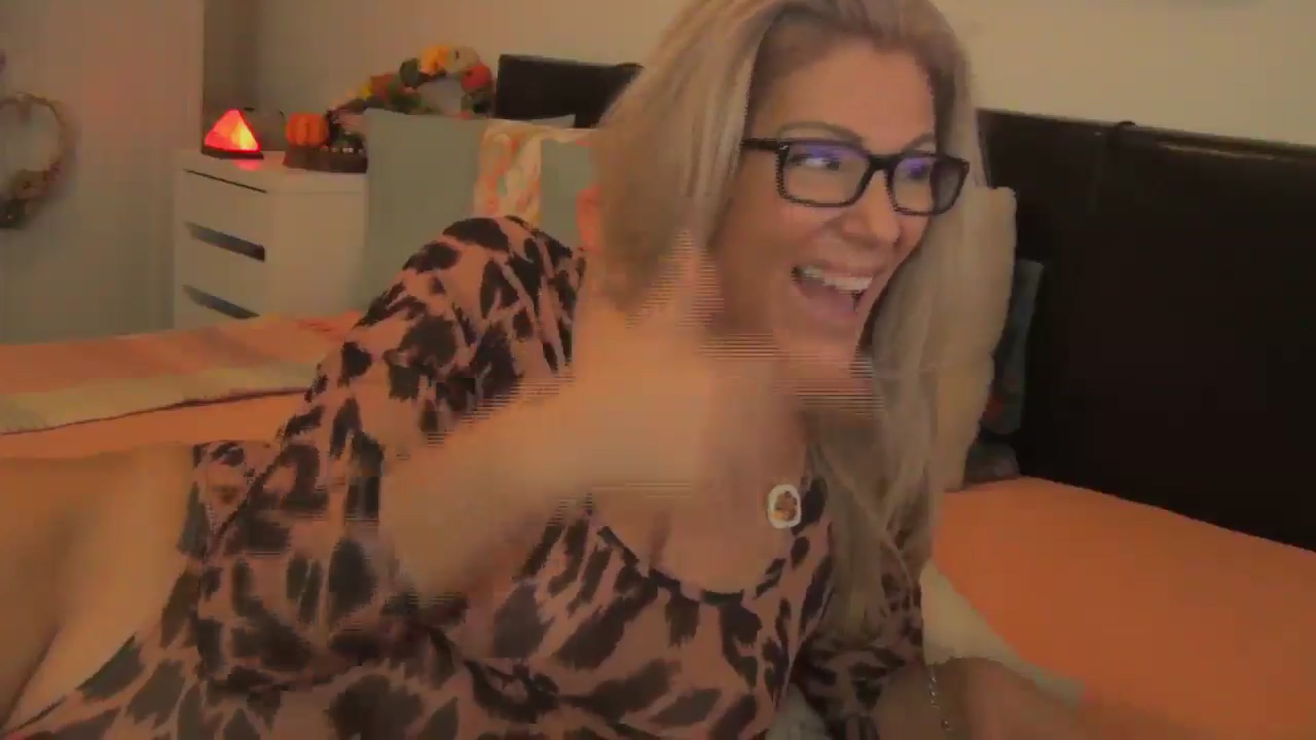 Gallery image thumbnail from Reeya71's myfreecams stream on, 12/07/2025, 03:30 image 9 of 20