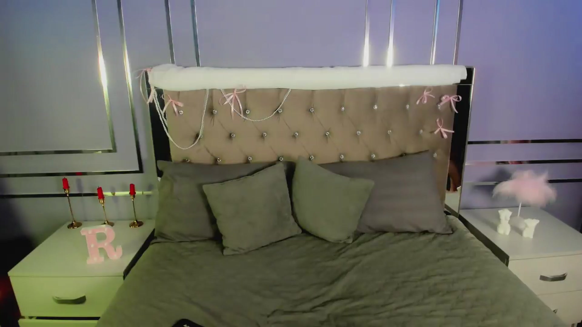 Gallery image thumbnail from ReginaAndrews's myfreecams stream on, 06/16/2026, 11:33 image 9 of 20