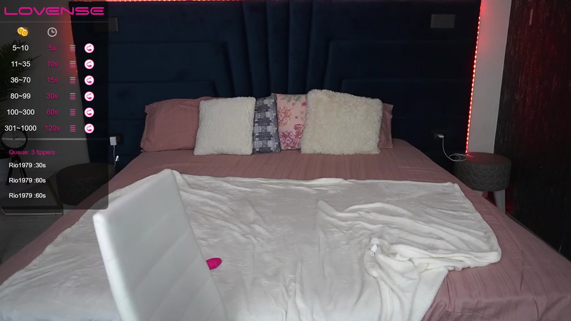 Gallery image thumbnail from ReginaJam's myfreecams stream on, 11/17/2022, 19:59 image 19 of 20