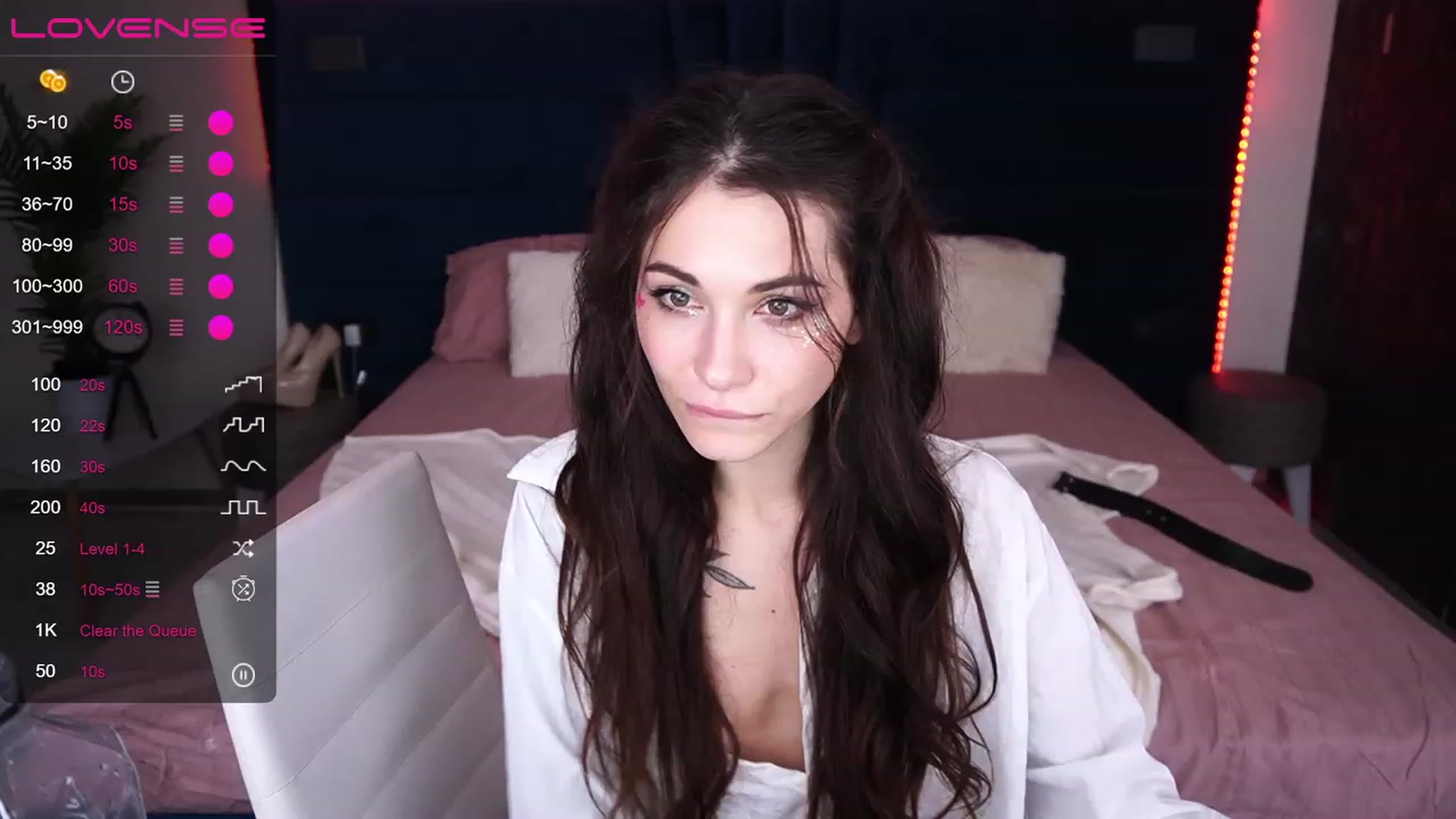 Gallery image thumbnail from ReginaJam's myfreecams stream on, 11/18/2022, 20:10 image 13 of 20