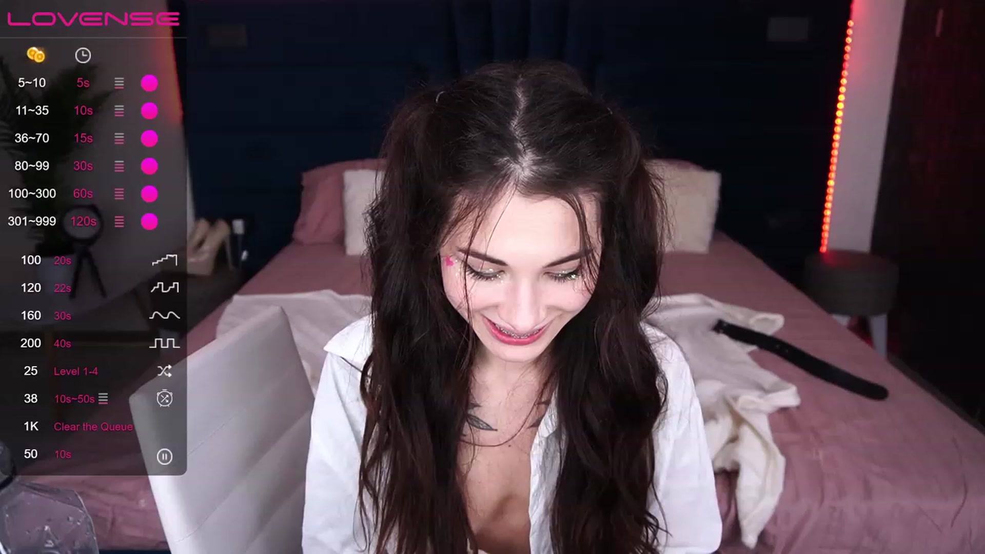 Gallery image thumbnail from ReginaJam's myfreecams stream on, 11/18/2022, 20:10 image 11 of 20