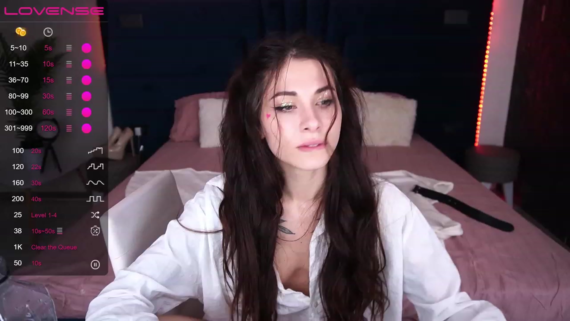 Gallery image thumbnail from ReginaJam's myfreecams stream on, 11/18/2022, 20:10 image 9 of 20