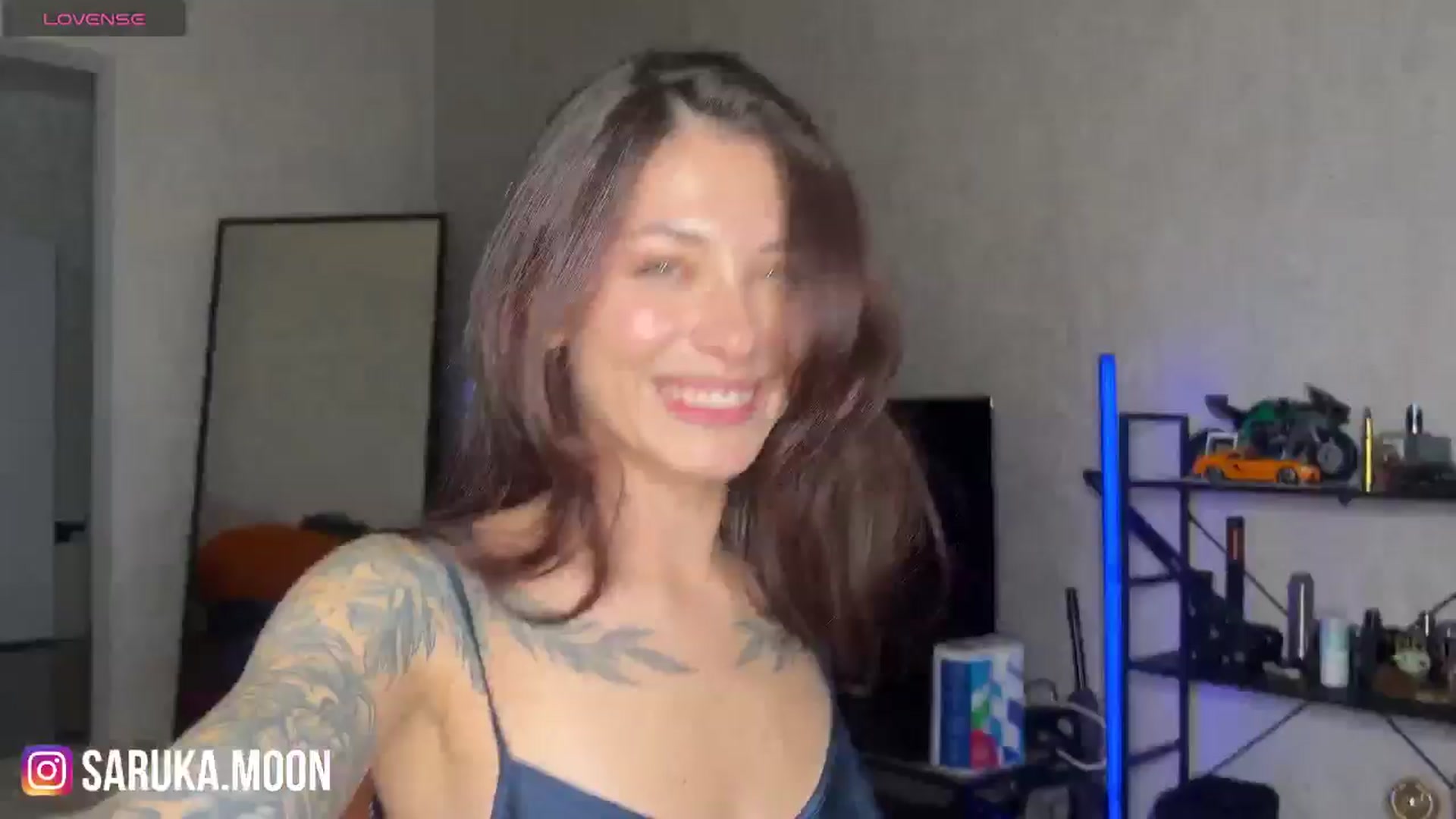 Gallery image thumbnail from ReginaJam's myfreecams stream on, 11/16/2024, 16:15 image 3 of 20
