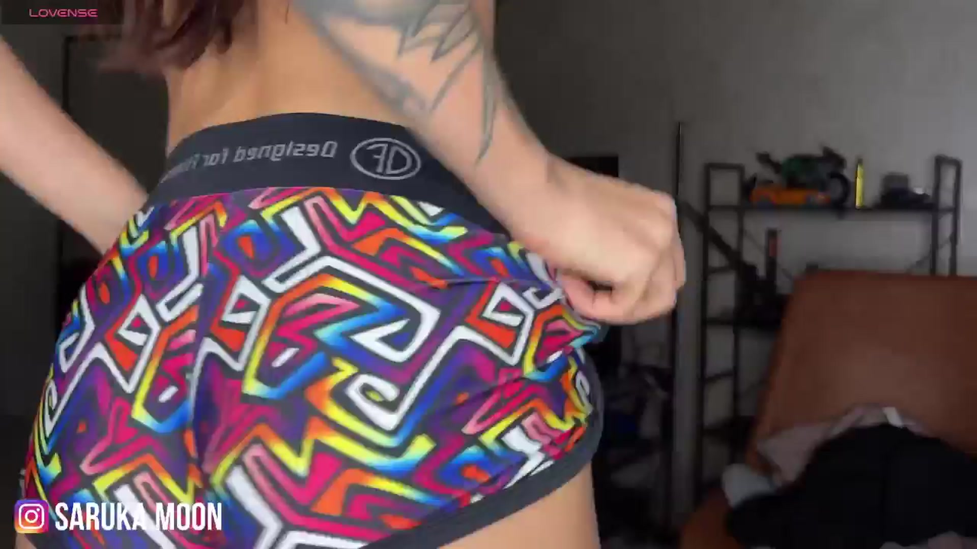Gallery image thumbnail from ReginaJam's myfreecams stream on, 11/21/2024, 14:50 image 6 of 20