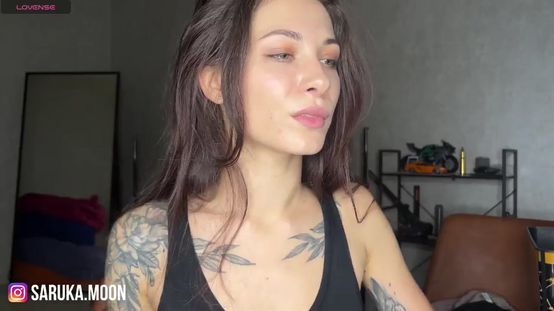 Gallery image thumbnail from ReginaJam's myfreecams stream on, 11/21/2024, 14:50 image 10 of 20