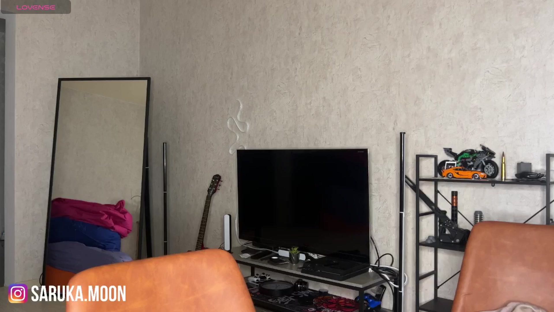 Gallery image thumbnail from ReginaJam's myfreecams stream on, 11/21/2024, 14:50 image 3 of 20