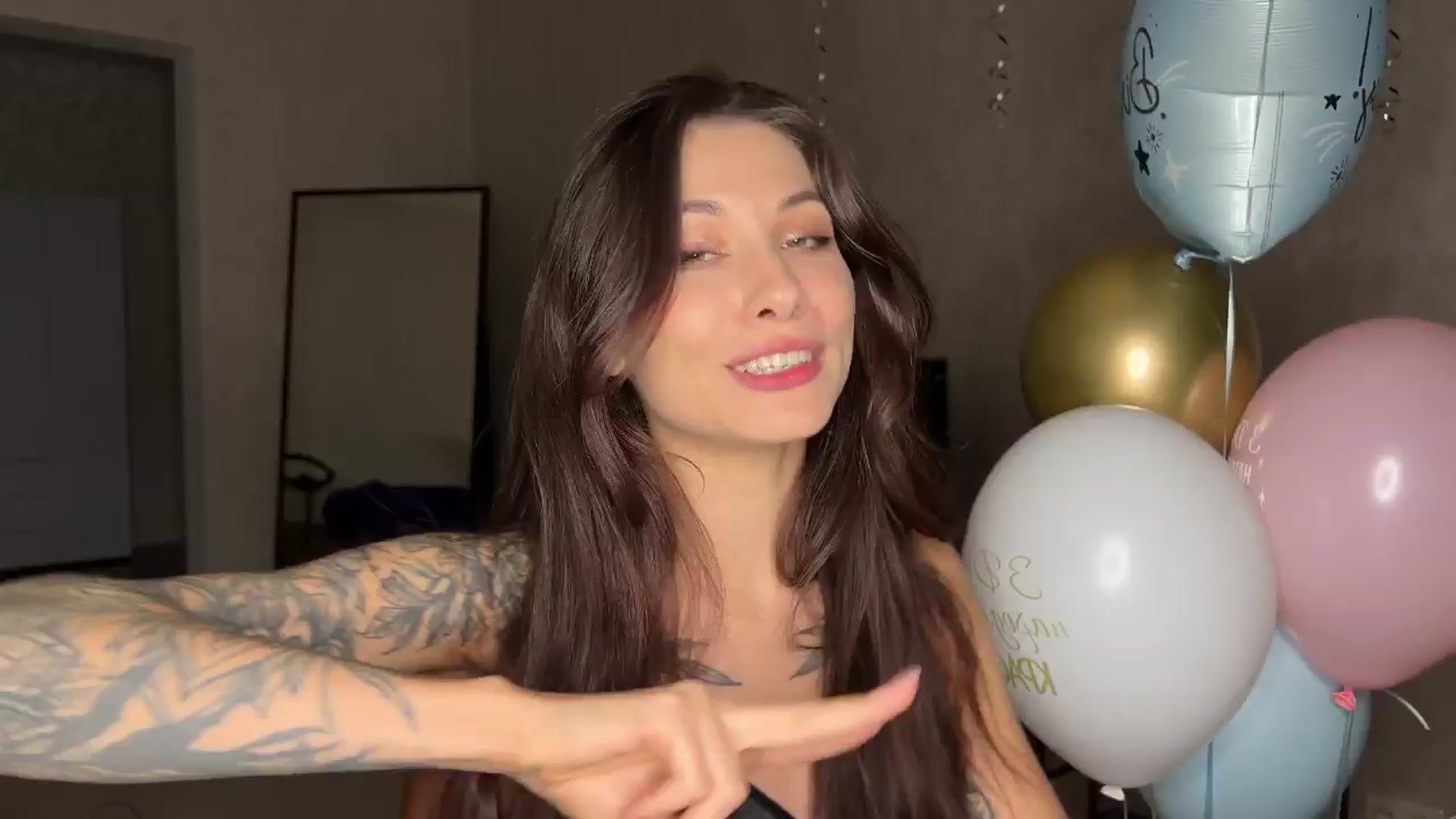Gallery image thumbnail from ReginaJam's myfreecams stream on, 12/10/2024, 17:09 image 10 of 20