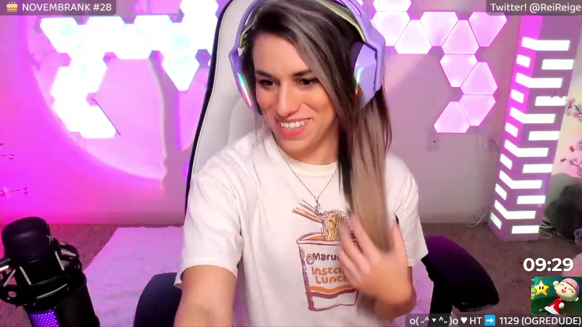 Gallery image thumbnail from Reige's myfreecams stream on, 11/21/2022, 08:16 image 17 of 20