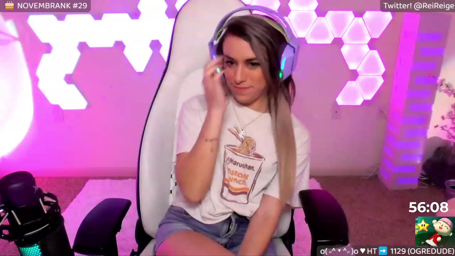 Gallery image thumbnail from Reige's myfreecams stream on, 11/21/2022, 08:16 image 6 of 20