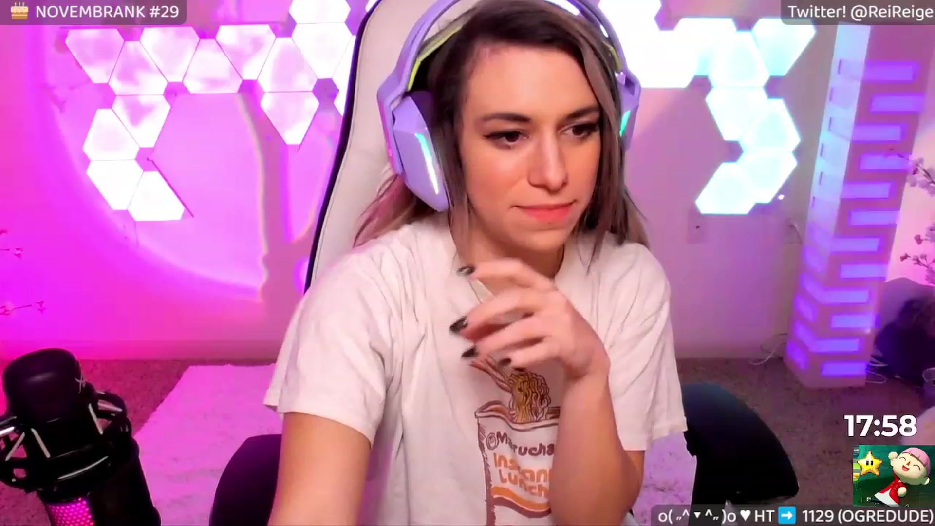 Gallery image thumbnail from Reige's myfreecams stream on, 11/21/2022, 08:16 image 15 of 20
