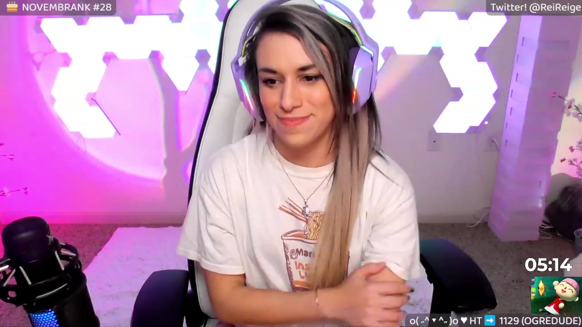 Gallery image thumbnail from Reige's myfreecams stream on, 11/21/2022, 08:16 image 18 of 20