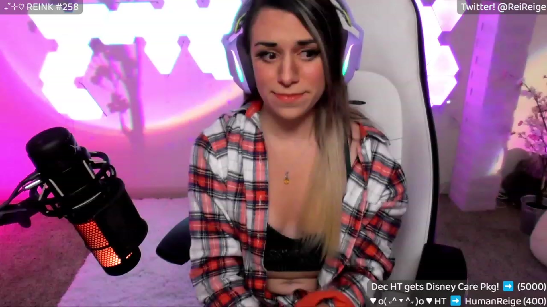 Gallery image thumbnail from Reige's myfreecams stream on, 12/18/2022, 09:33 image 3 of 20
