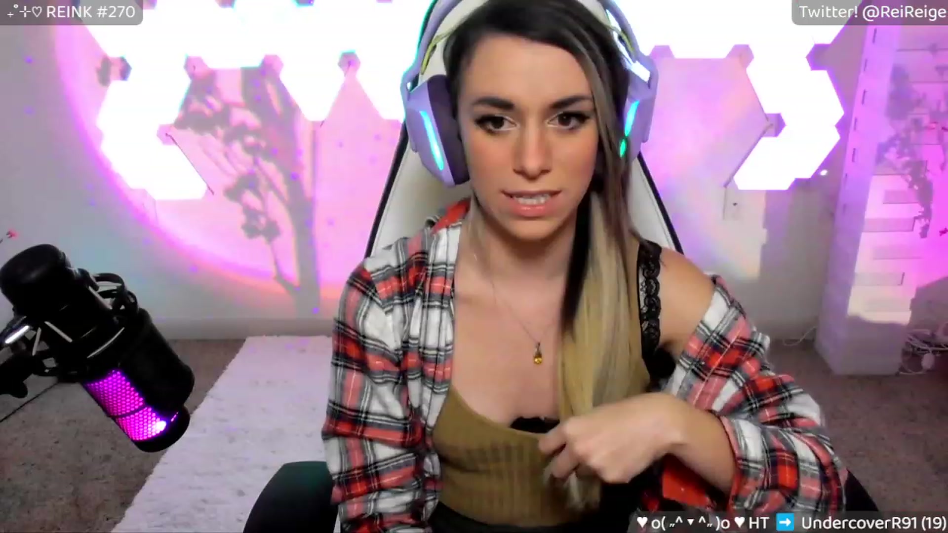 Gallery image thumbnail from Reige's myfreecams stream on, 01/22/2023, 08:42 image 1 of 20