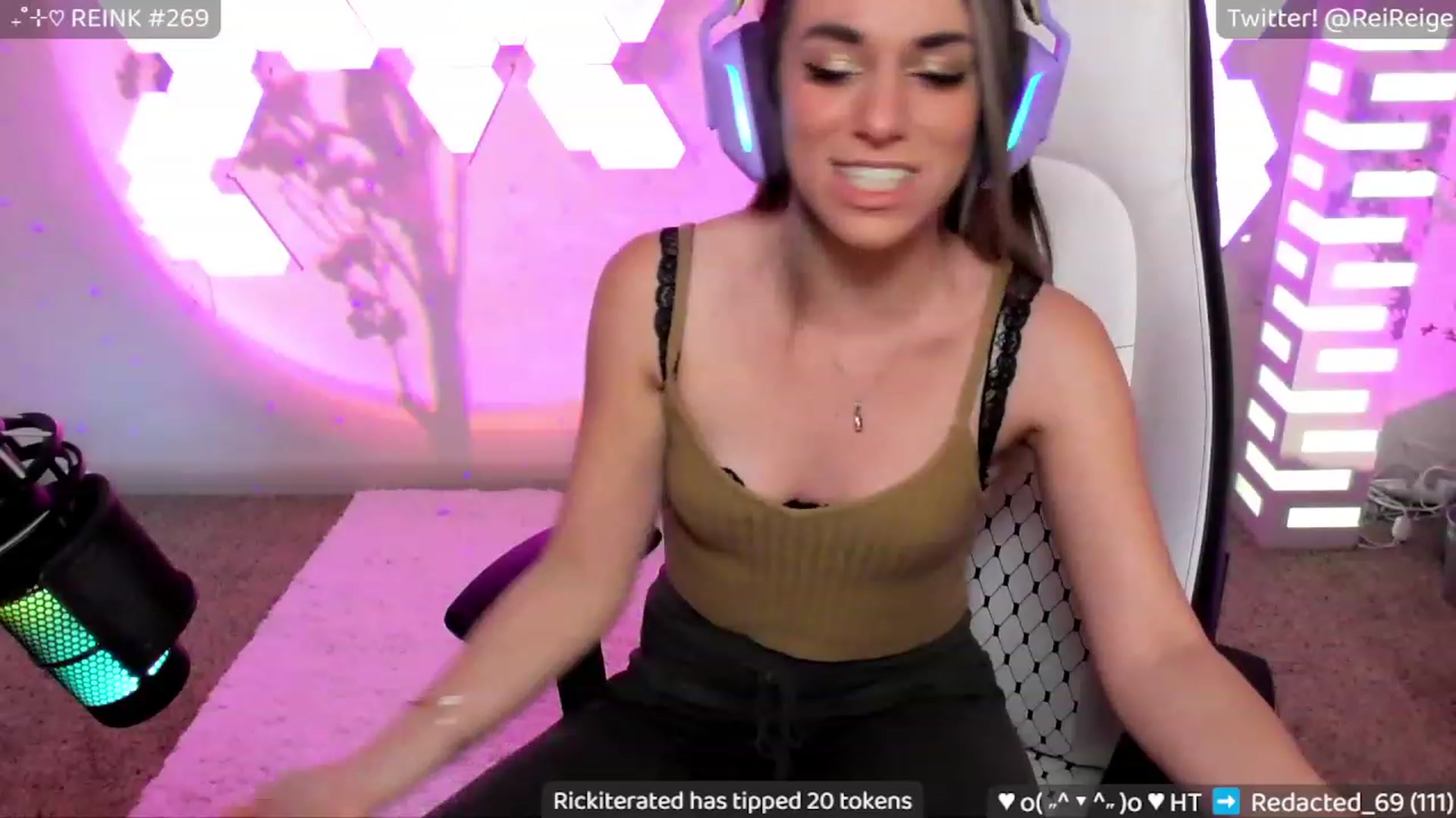 Gallery image thumbnail from Reige's myfreecams stream on, 01/22/2023, 08:42 image 19 of 20
