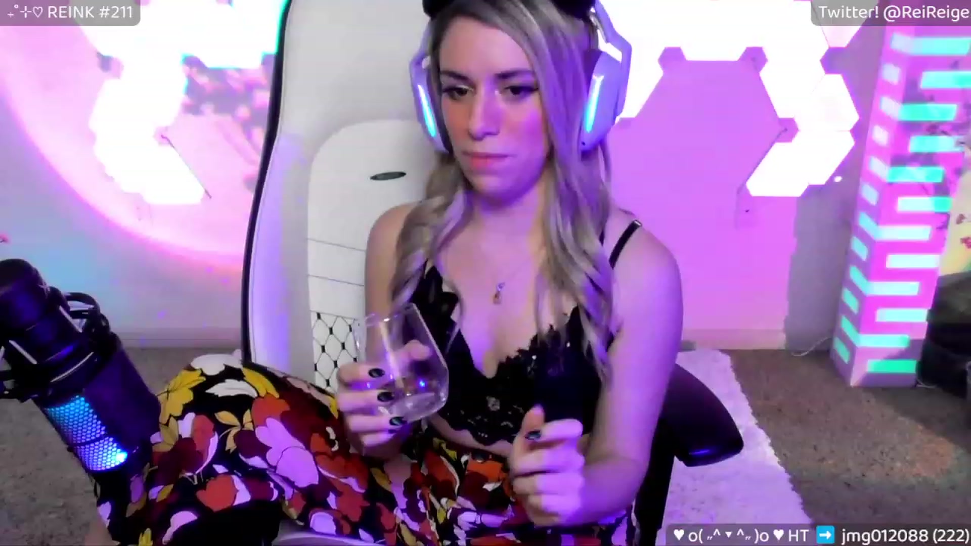 Gallery image thumbnail from Reige's myfreecams stream on, 01/29/2023, 10:18 image 3 of 20