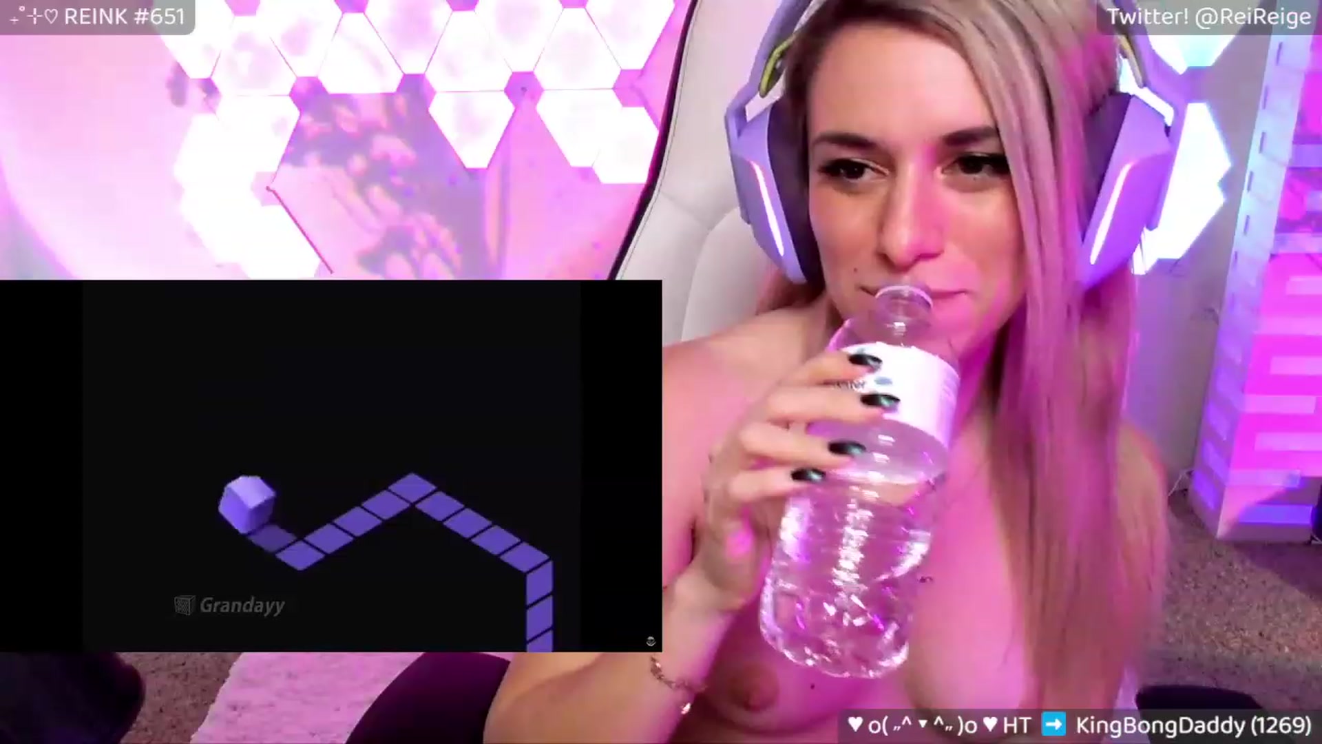 Gallery image thumbnail from Reige's myfreecams stream on, 02/11/2023, 12:18 image 8 of 20